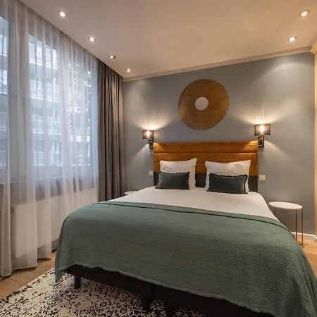 Leonardo The Plaza Hotel 4*